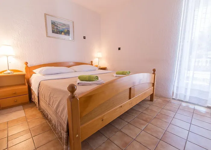 לינה וארוחת בוקר Stella Maris